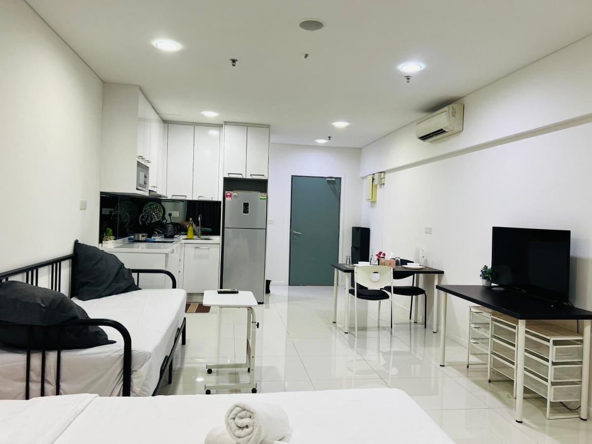 Mercu Summer Suites Klcc By Sweet Home Kuala Lumpur Exterior photo