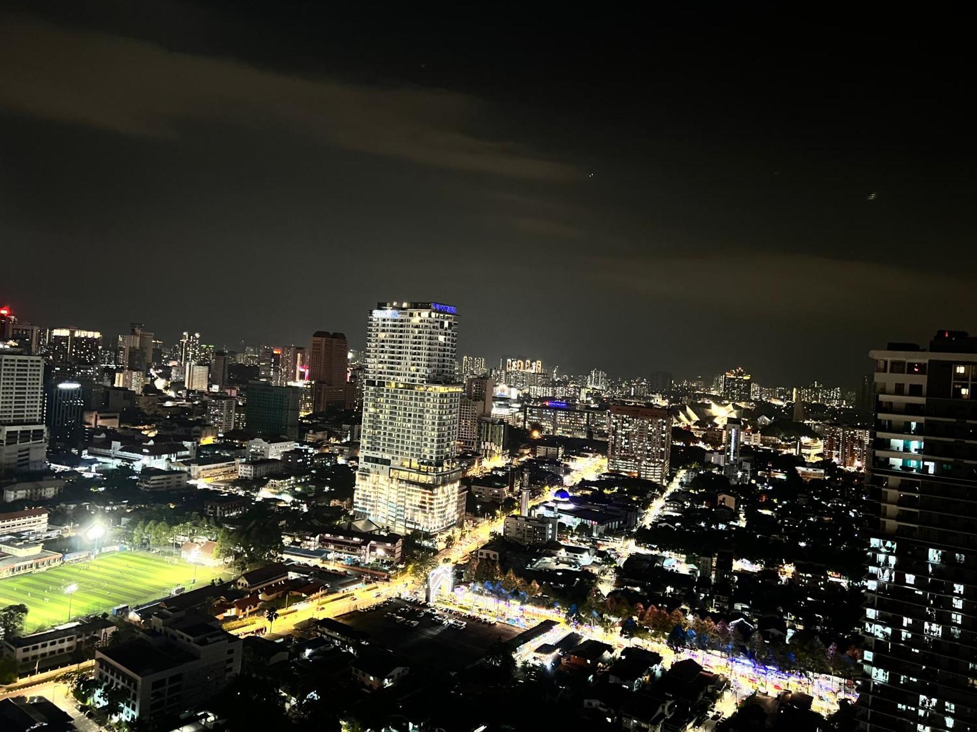 Mercu Summer Suites Klcc By Sweet Home Kuala Lumpur Exterior photo